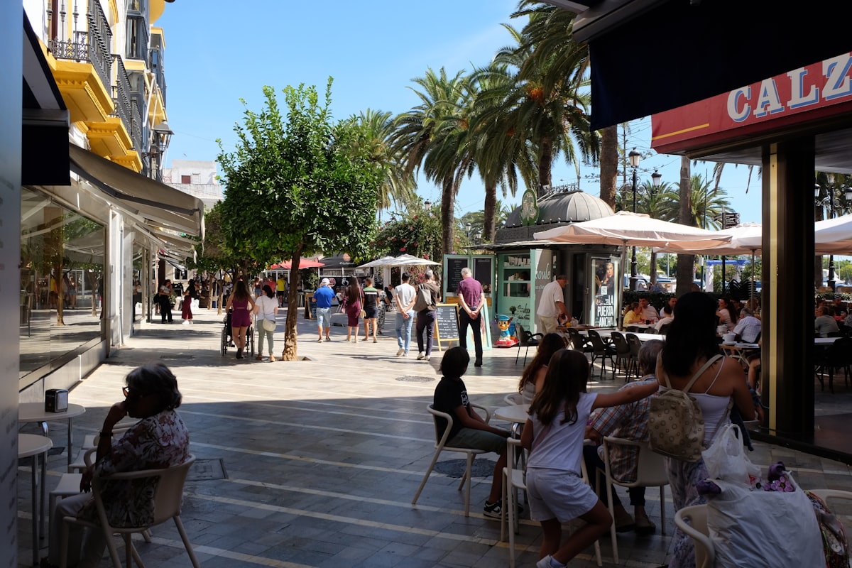 Dixieland business district in Lakeland, FL with coffee shops and freelancer workspaces